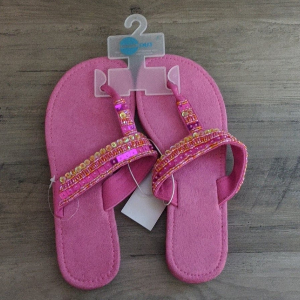 Pink beaded thing flip flops sz 8